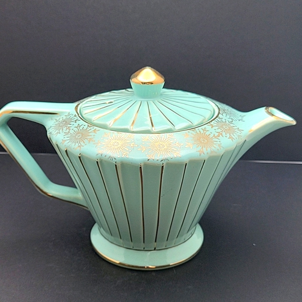 1937 - 1947 Sadler Starburst Turquoise and Gold Teapot